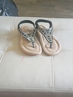 Girls Black Beaded Thong Sandals with Beige Footbed